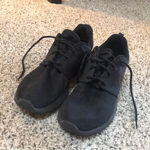 Nike Shoes - Nike roshe run Nike Shoes - Nike roshe run